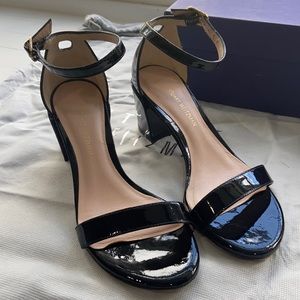 Stuart Weitzman black patent sandals, fits like 5